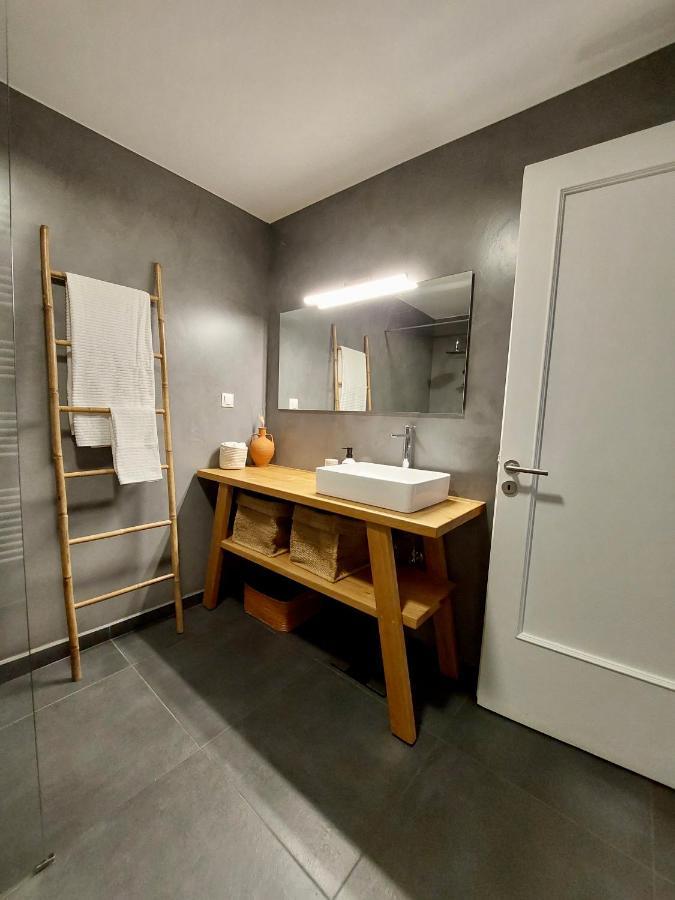 Christina-Anna Athens City Center Walking Distance To Everywhere And Acropolis, In One Of The Most Favorable Locations By National Gardens And Zoo, Hellenic Parliament In Syntagma And Stylish Exquisite Kolonaki Cozy Renovated Apartment Exterior foto